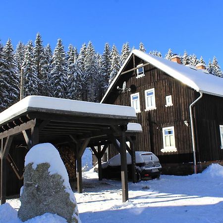 Ferienhaus Anno Dazumal, Wie Zu Oma'S Zeiten Apartamento Klingenthal Exterior foto