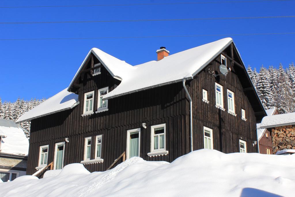 Ferienhaus Anno Dazumal, Wie Zu Oma'S Zeiten Apartamento Klingenthal Exterior foto