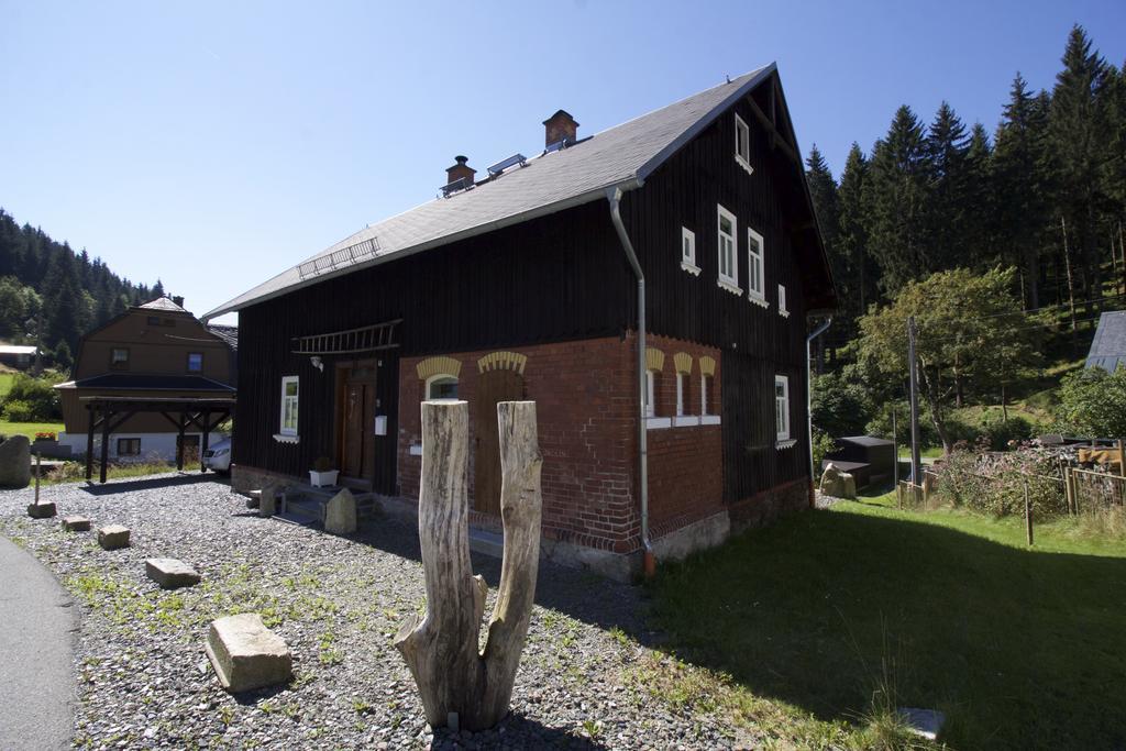 Ferienhaus Anno Dazumal, Wie Zu Oma'S Zeiten Apartamento Klingenthal Exterior foto